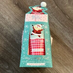 Bath & Body Works Santa's Cookies Foot Care Set - Red and Green